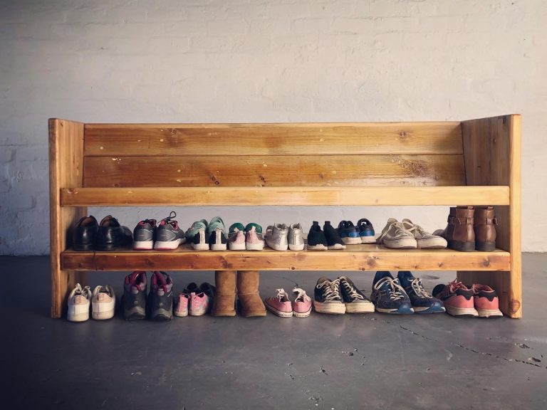 Shoe Pew